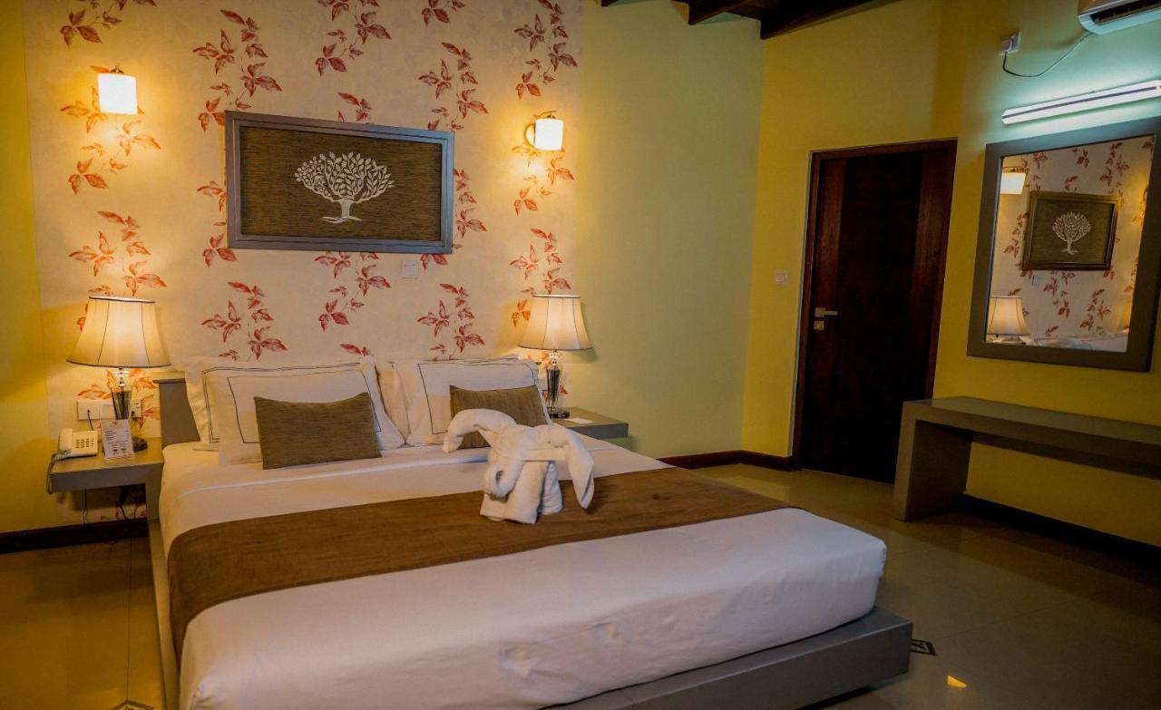 Royal Classic Resort Kandy Exterior photo