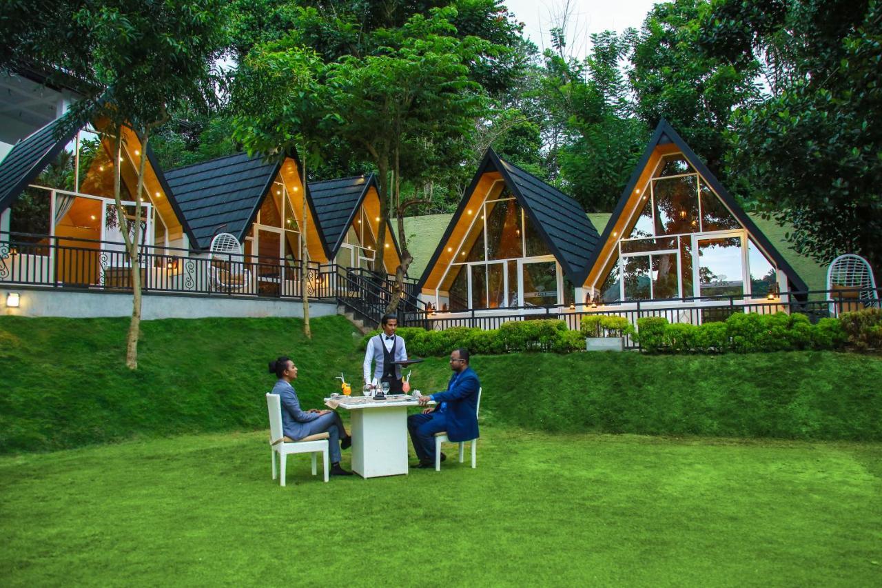Royal Classic Resort Kandy Exterior photo