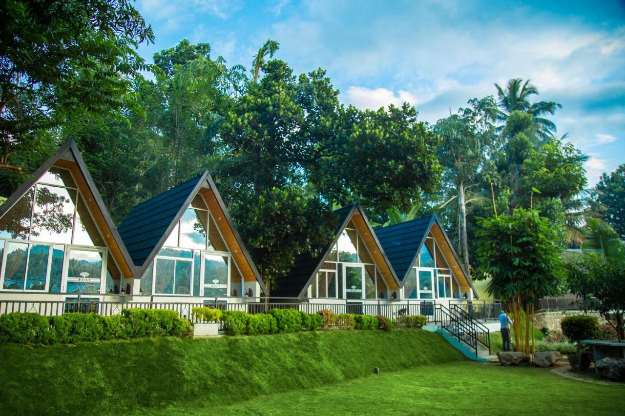 Royal Classic Resort Kandy Exterior photo