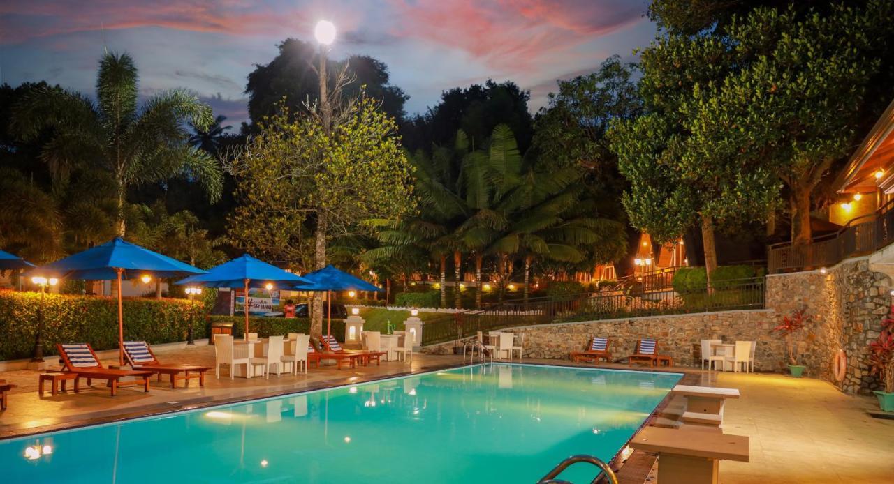 Royal Classic Resort Kandy Exterior photo