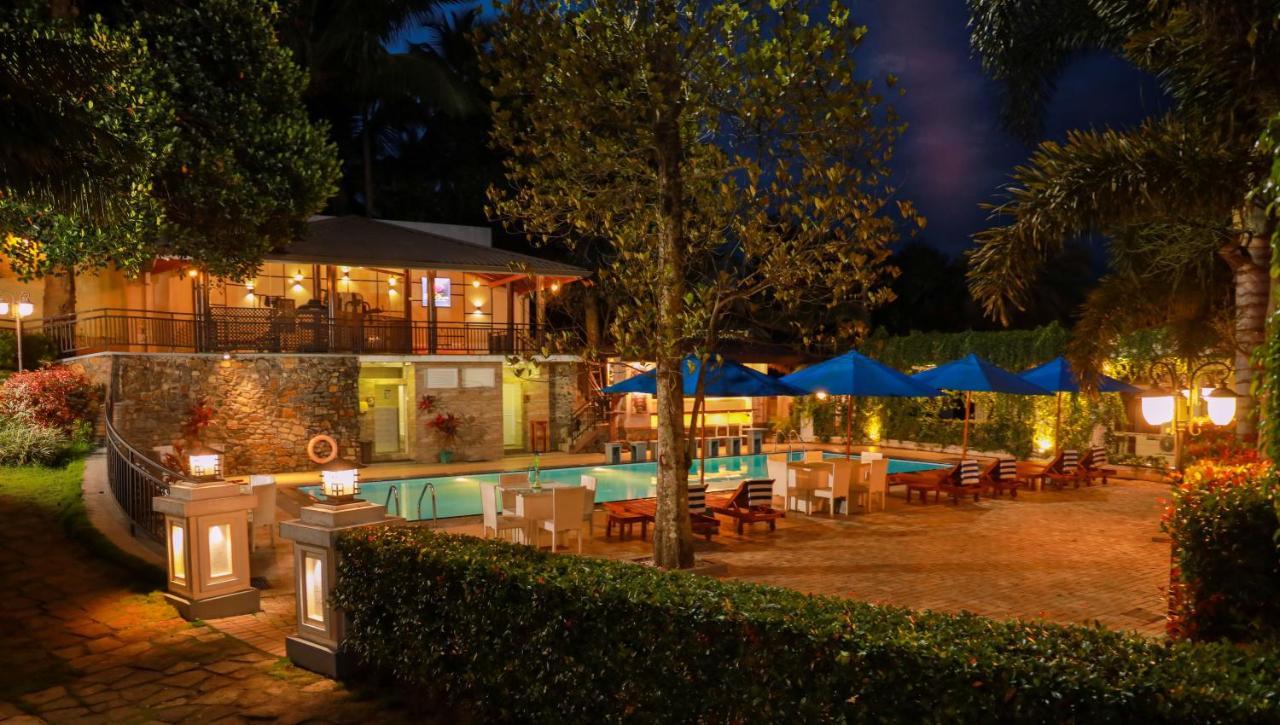 Royal Classic Resort Kandy Exterior photo