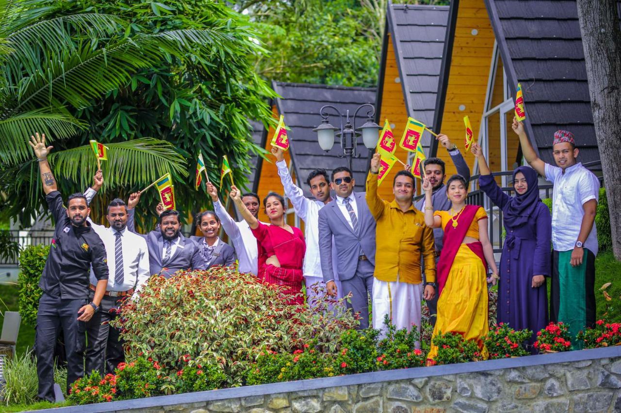 Royal Classic Resort Kandy Exterior photo