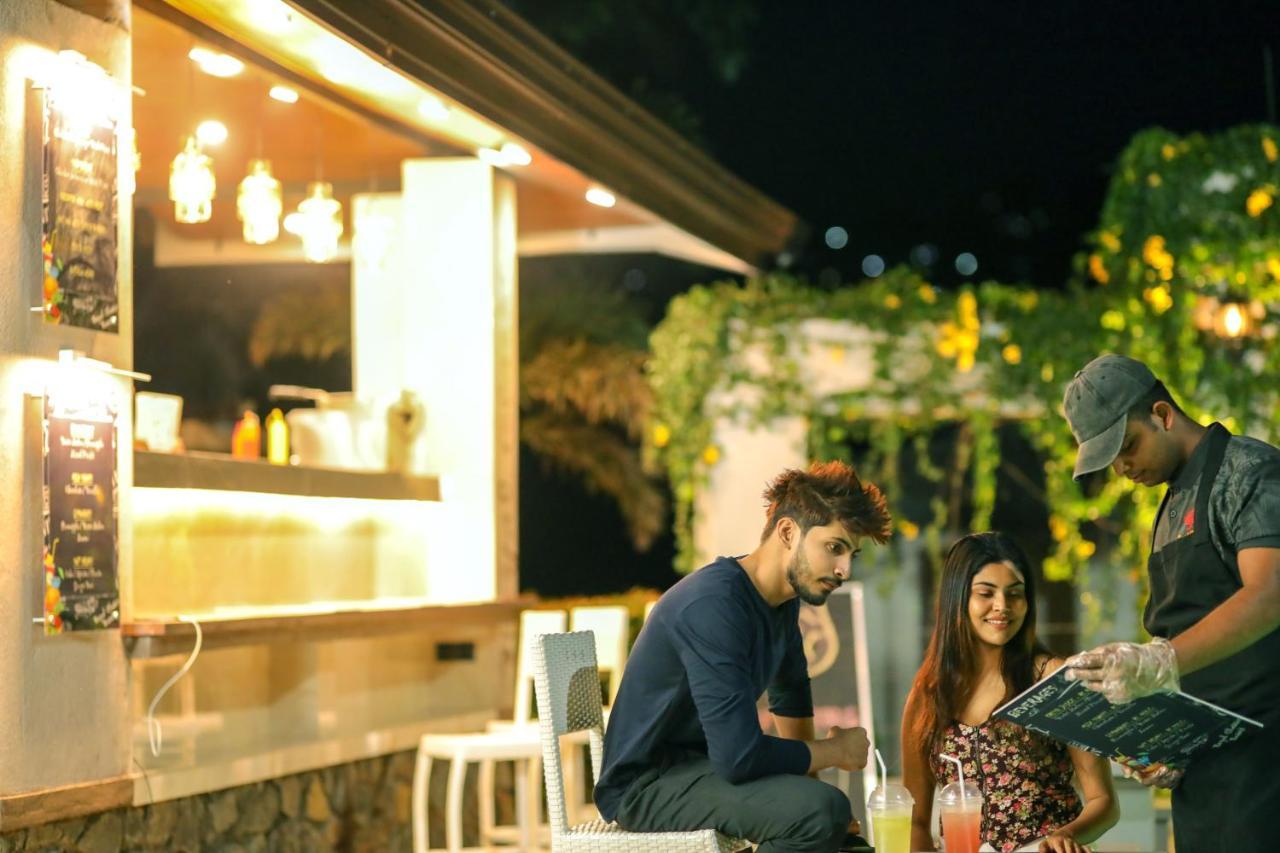 Royal Classic Resort Kandy Exterior photo