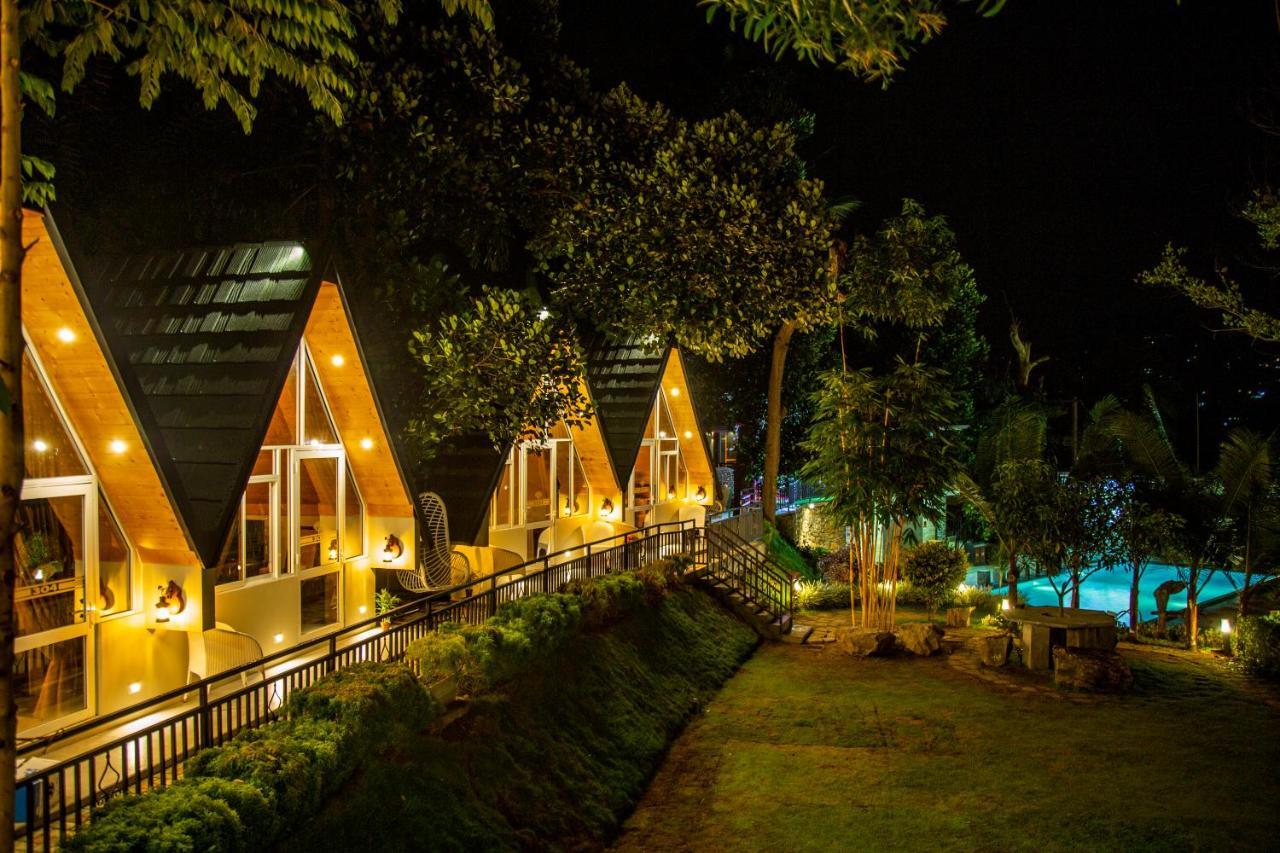 Royal Classic Resort Kandy Exterior photo